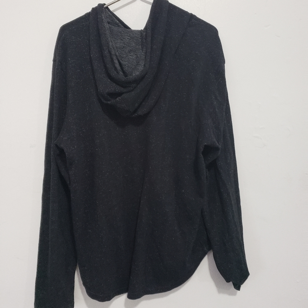 quiksilver black pull over hooded
